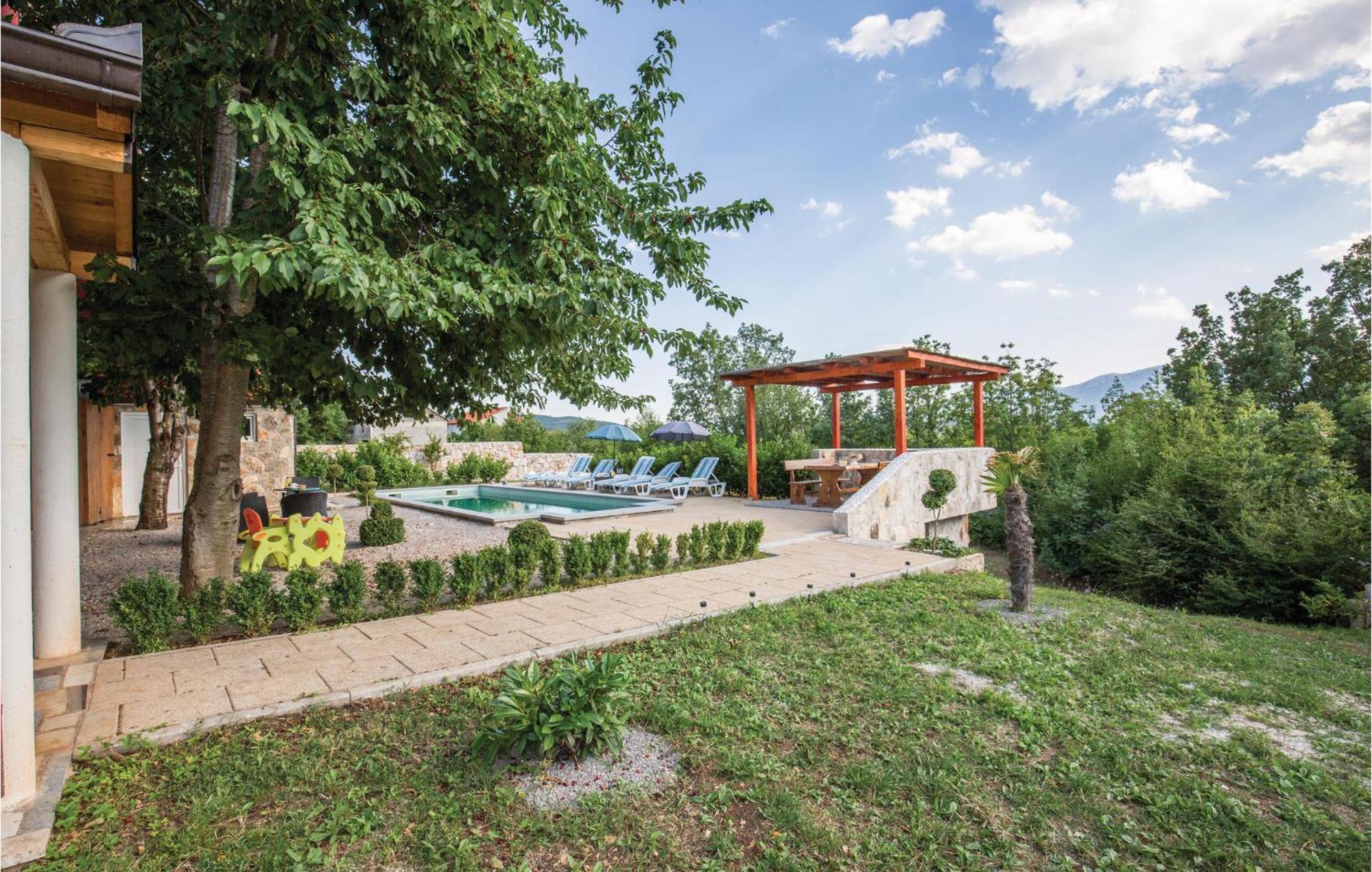 Lovely Apartment In Ugljane With Kitchen Экстерьер фото